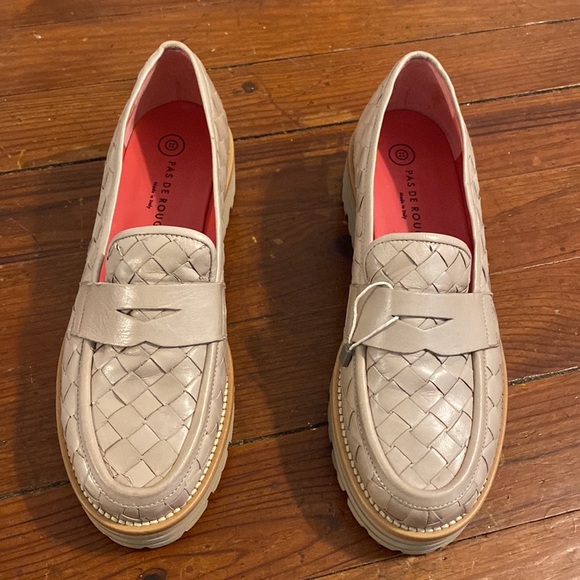 Pas De Rouge Marta Nude Woven Leather Loafers w Lug Sole - Picture 4 of 17